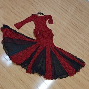 Elegant Red and Black Lace Evening Gown